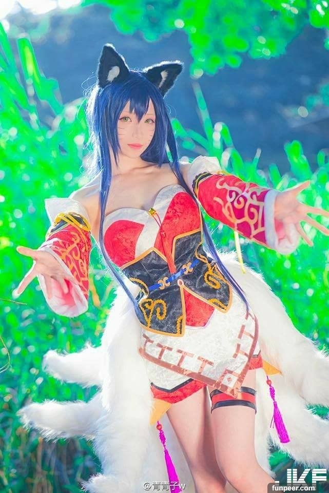 全身上下只穿一件毛衣挡不住的「巨乳长腿」 超萌cosplayer青青子！