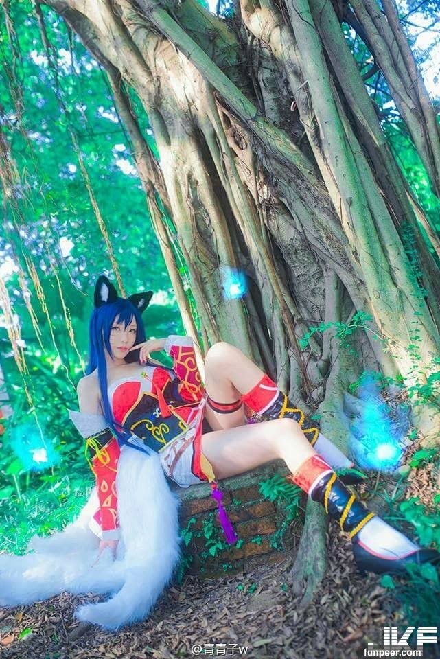 全身上下只穿一件毛衣挡不住的「巨乳长腿」 超萌cosplayer青青子！