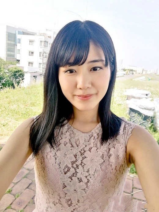 出道一年就拥1万5000粉丝,作品破百部，处女出道的AV奇才神宫寺奈緒
