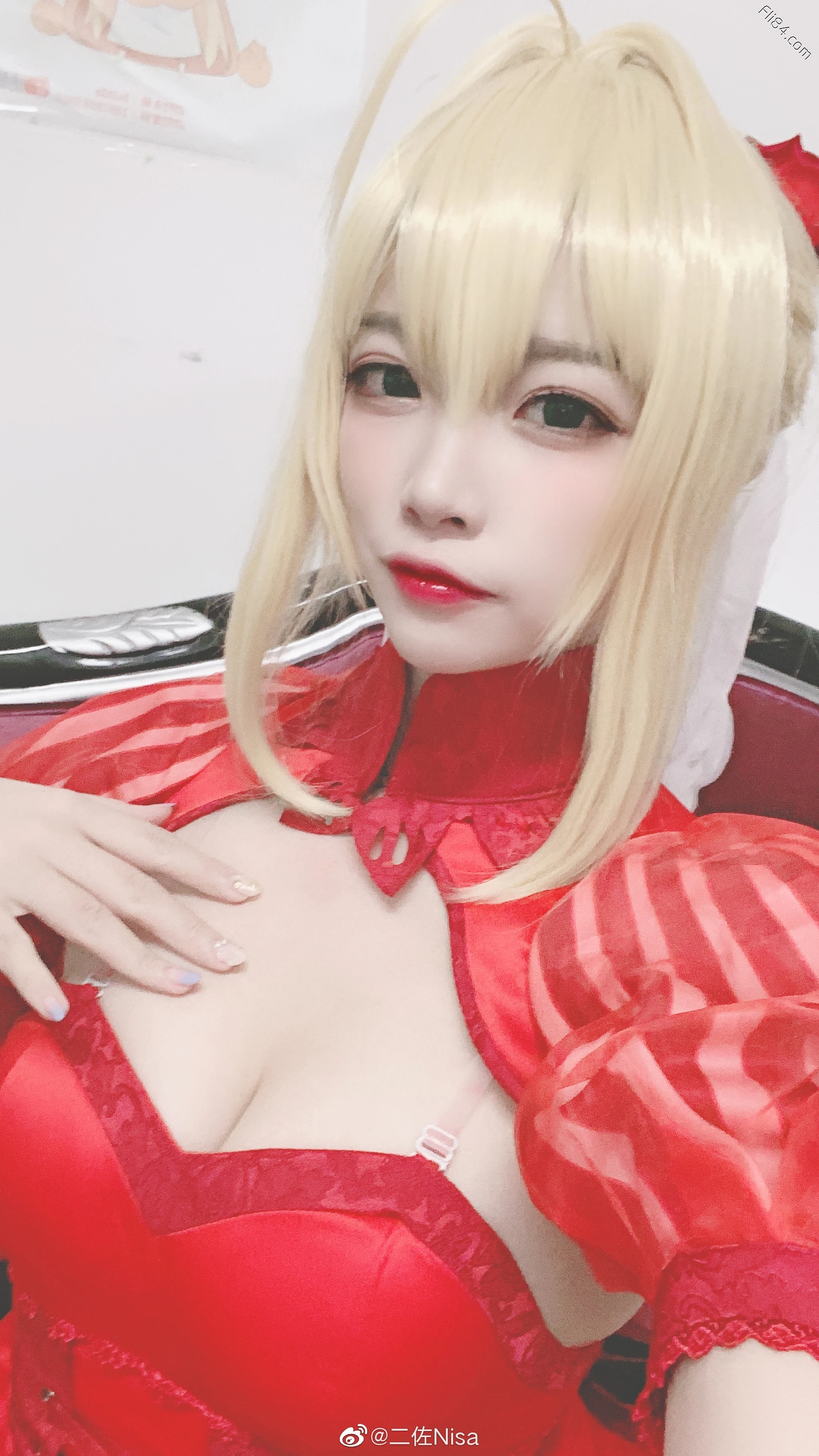 Coser“二佐Nisa”长相可爱喜欢尝试爆乳拍摄，喜欢解锁新造型！