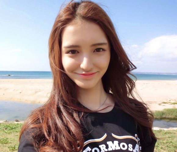 【捕鱼王】门卫老董和校花的小事说 啊~别在泳池