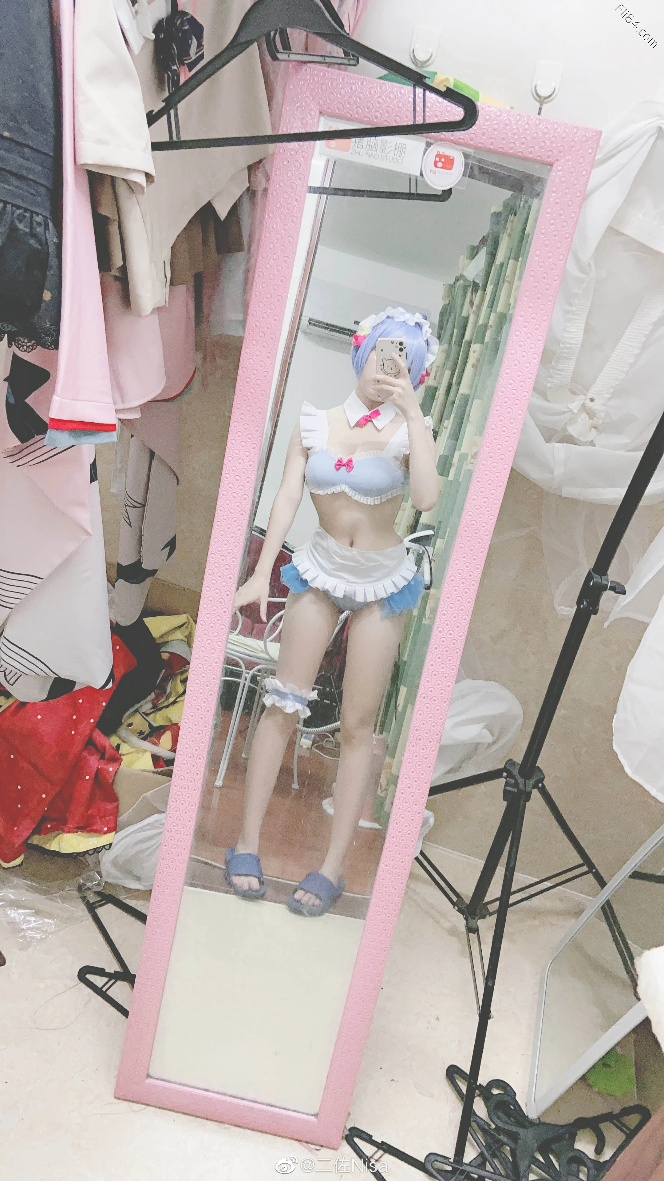 Coser“二佐Nisa”长相可爱喜欢尝试爆乳拍摄，喜欢解锁新造型！