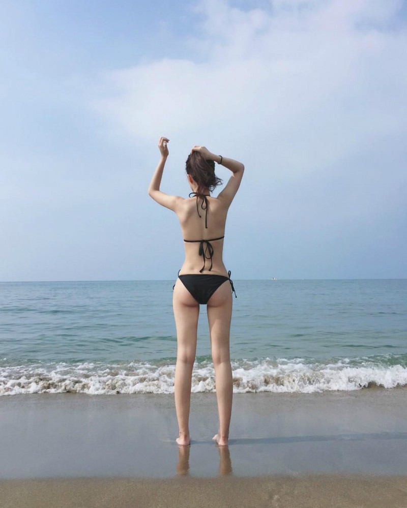 【捕鱼王】正妹空姐黄姵涵晒试穿比基尼照 性感火辣身材引发网友暴动