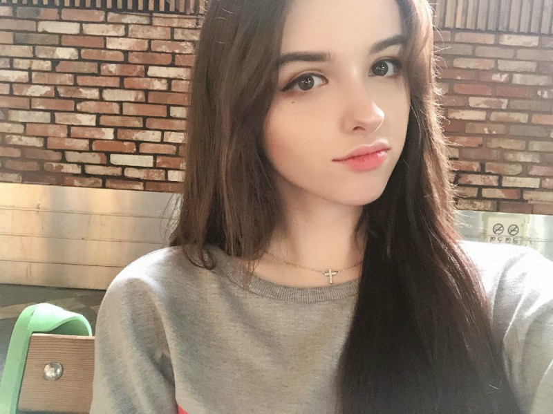 【捕鱼王】乌兹别克甜美正妹Karimova Elina 歌神翻唱流行歌曲吸粉数十万