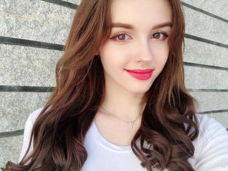 【捕鱼王】乌兹别克甜美正妹Karimova Elina 歌神翻唱流行歌曲吸粉数十万