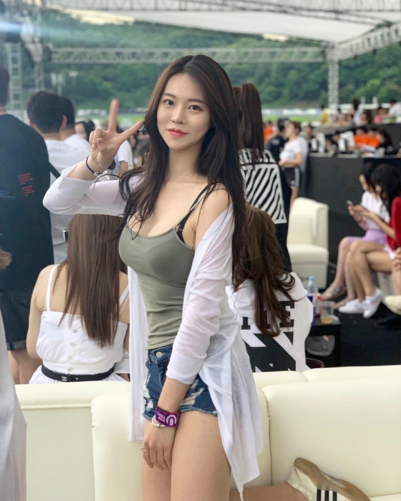 【捕鱼王】捕获野生「白皙正妹」展现性感好身材!天菜外型散发满满魅力