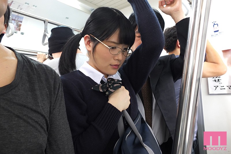 【捕鱼王】MIDE-647 :短裙学生妹“志田雪奈”遇电车痴汉,任由肉棒在后面一进一出!