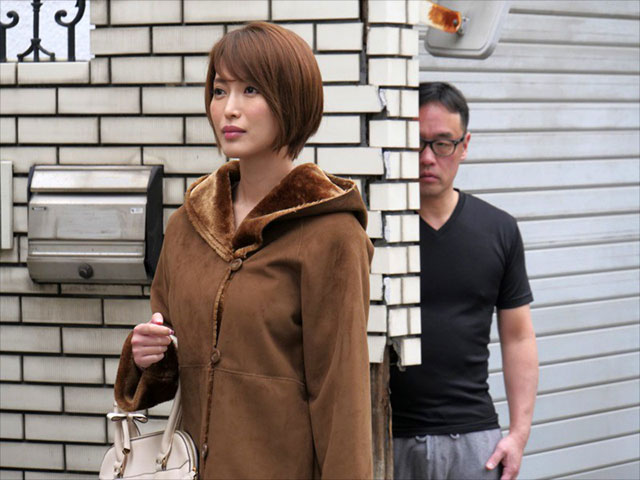 【捕鱼王】GNAX-001 :清秀人妻“君岛美绪”被猎艳大叔尾随,不顾反抗享受成熟的胴体。