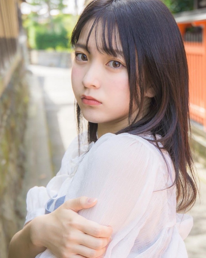 【捕鱼王】17岁仙女高中生「瀬戸りつ」绝美长相激似IU 全身散发「空灵气质」美到有点不真实