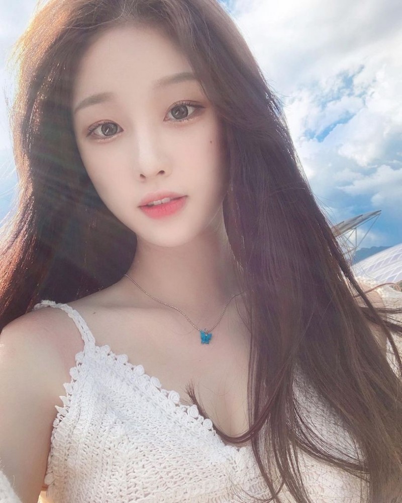 【捕鱼王】辣辣der!美正妹赏景「画面好低胸」,性感视角根本「海景第一排」!