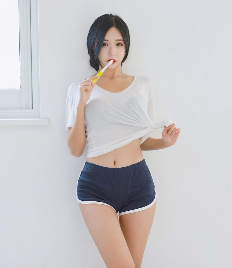 【捕鱼王】天菜长腿姐姐「오하빈」纤腰画面超冲突神级「九头身曲线」比例好到夸张