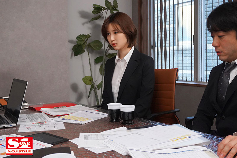 【捕鱼王】美人上司“葵つかさ”与处男部下出差同房,诱惑调戏让下属精虫冲脑了!