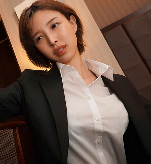 【捕鱼王】美人上司“葵つかさ”与处男部下出差同房,诱惑调戏让下属精虫冲脑了!