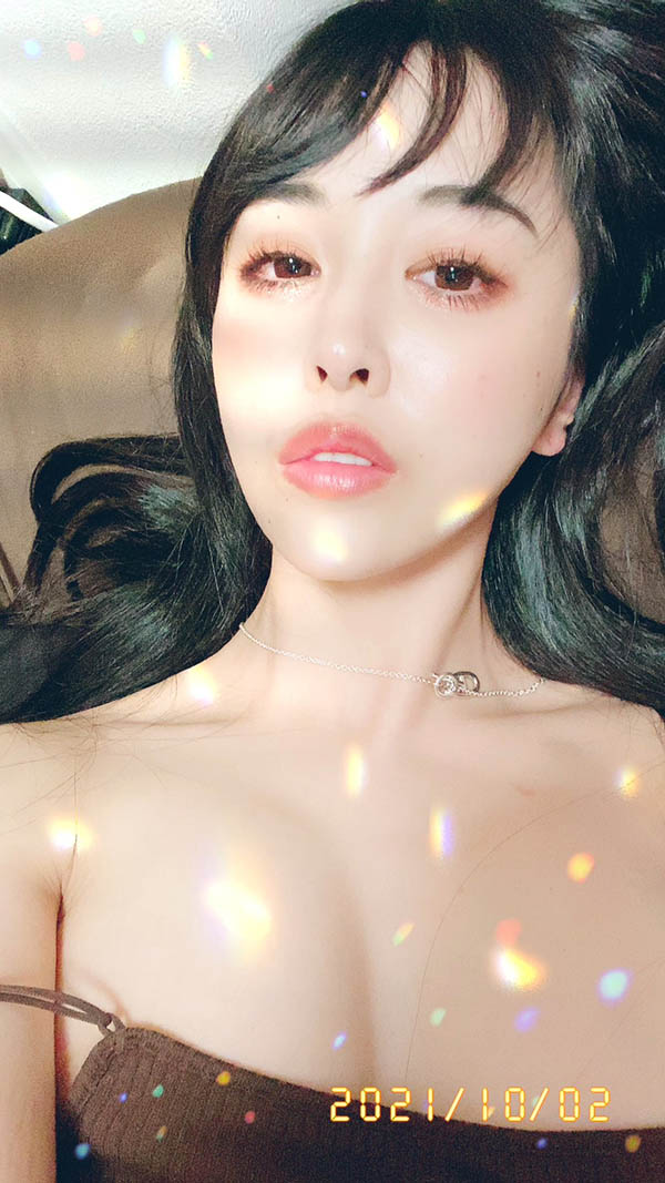 【捕鱼王】读者来信照登:宝生リリー(宝生莉莉)的胸部怎么凹进去了?