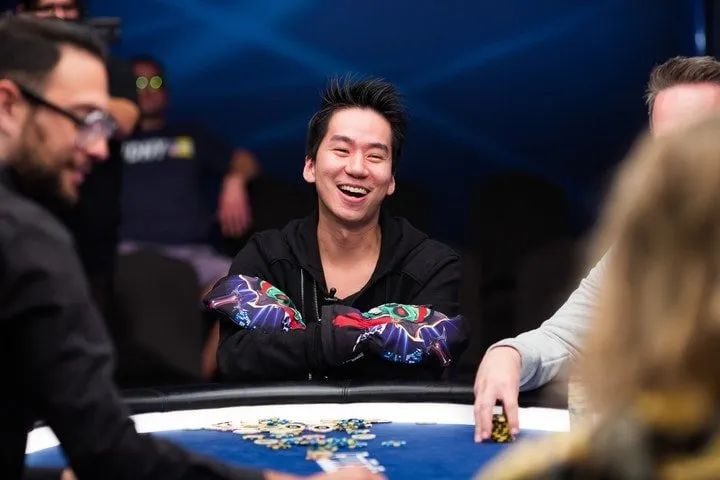 【EV扑克】开多桌稳定盈利的他有多疯狂,光额外收入就能拿到700万!