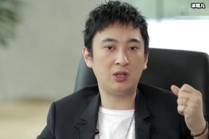 【捕鱼王】王思聪新女友曝光，虽未官宣但二人同框很甜蜜其女友撞脸娜扎