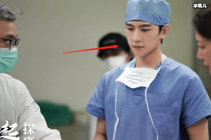 【捕鱼王】杨阳洋教双胞胎妹妹做热身运动，太过认真把拖鞋甩掉