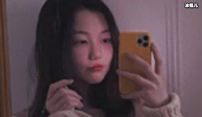 【捕鱼王】李嫣罕见怼脸自拍芭比粉口红完美驾驭，曾因先天缺陷自卑不已