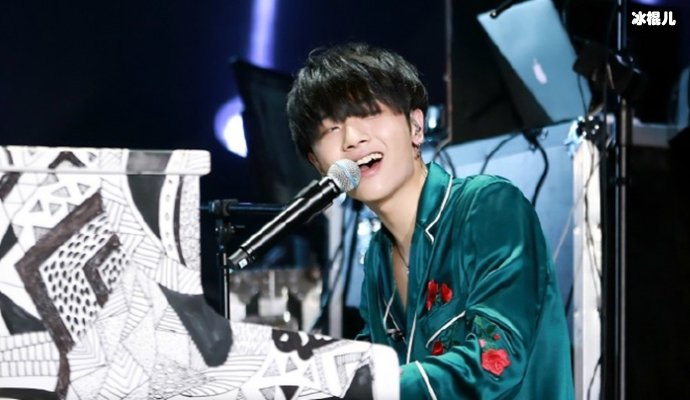 【捕鱼王】华晨宇喜爱皮衣一出场惊艳四座,以一敌寡力压群雄