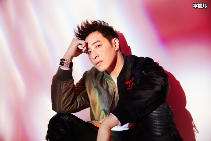 【捕鱼王】潘玮柏女友背景很深,与方媛是好友还出现在王思聪生日聚会上