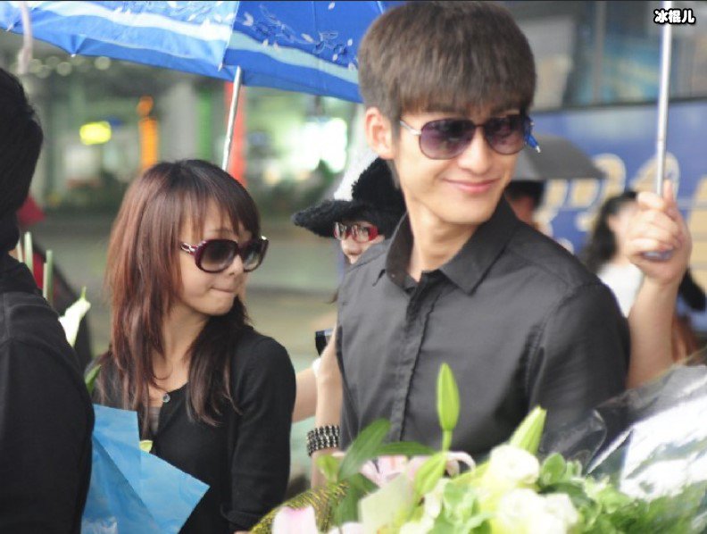 【捕鱼王】郑爽张翰戴情侣戒指出镜,连续三次同款复合还是巧合?