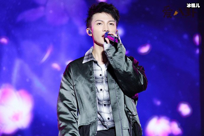 【捕鱼王】周深法国排队是什么梗? 起底该梗由来原来都是脸盲惹的祸