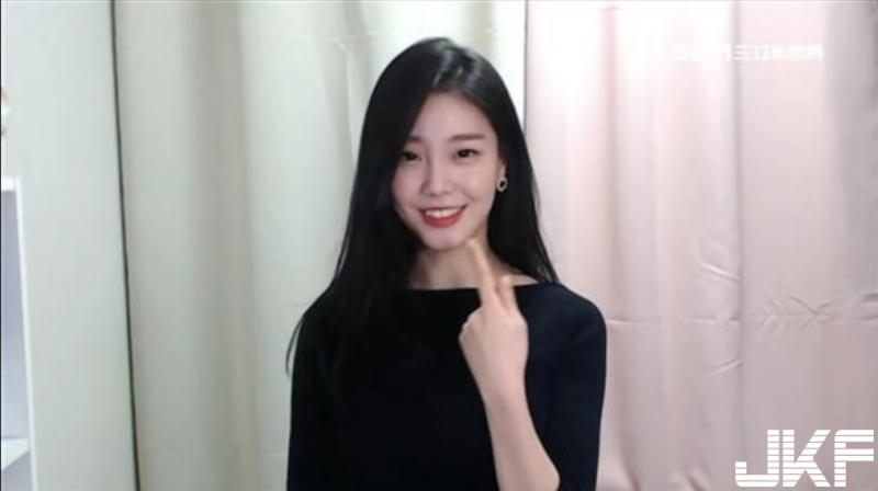 【捕鱼王】南韓「最美空姐」不飛了！轉行改當直播主…月收入狂飆10倍