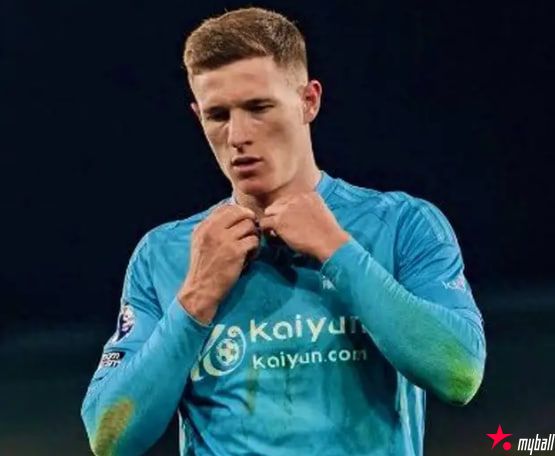 大发体育-1亿英镑对决！曼联为击败曼城拼了，但砸钱买人，大发助力你的致富之路！