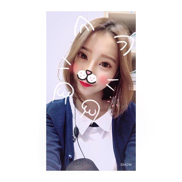 【捕鱼王】醫美診所活招牌！櫃台小護士「子瑜」每天捧著大D嫩乳上班，穿上比基尼後乳量大到爆表..