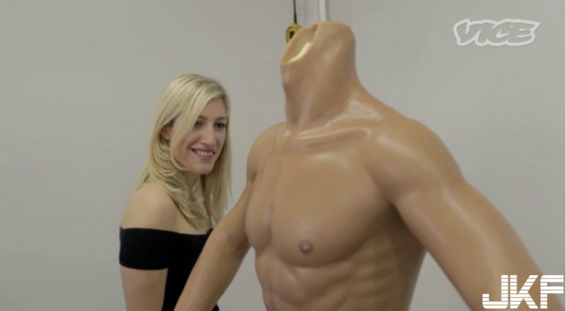 【捕鱼王】女性情趣商品新境界！記者親身試驗男版充氣娃娃……一腳跨上新男寵～騎乘式自己來超嗨