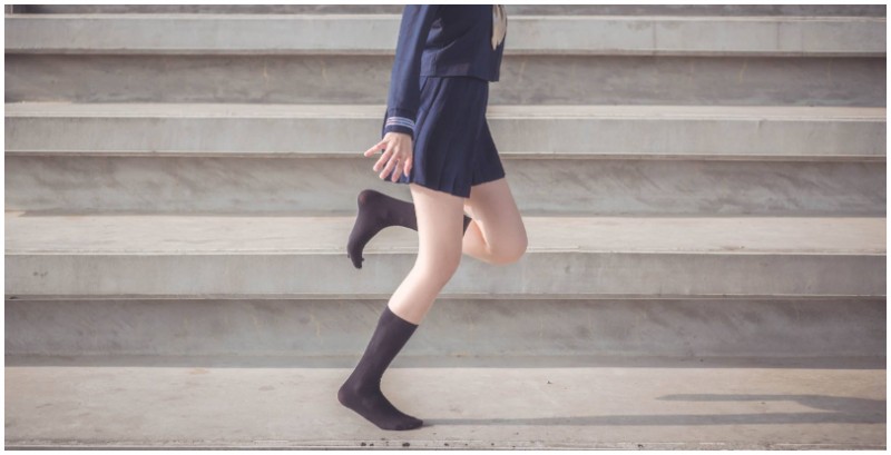 【捕鱼王】足控的絕對時間　「高中少女」美腿與後頸的絕對領域，青春胴體完全展演