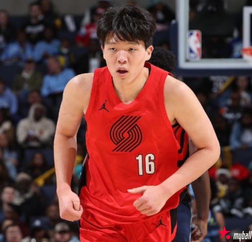 迈博体育  中国历史第7人！杨瀚森“躺赢”晋级NBA季后赛