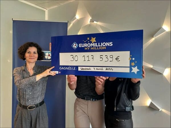 【捕鱼王】欧洲百万彩票大奖得主匿名领奖，背后故事曝光【EV扑克下载】