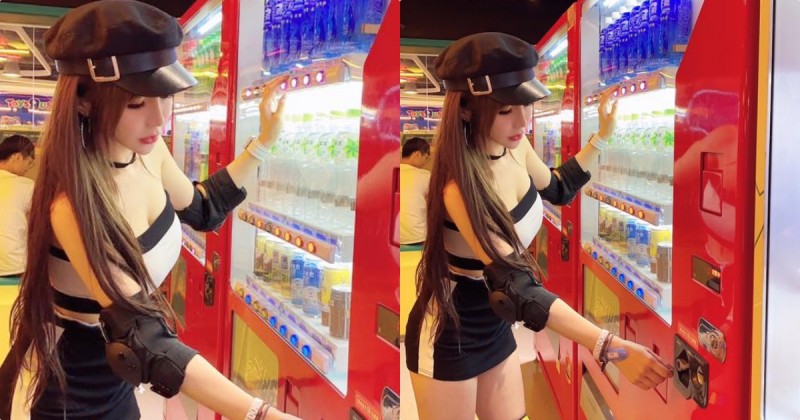 【捕鱼王】想衝了！台中溜冰場遇見「低胸裝短裙妹」，投飲料時彎下腰好誘惑！