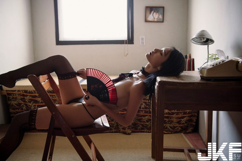 【捕鱼王】性感冷豔的「紅塵女子」！酒樓裡小房間，專屬於你的「挑逗遊戲」