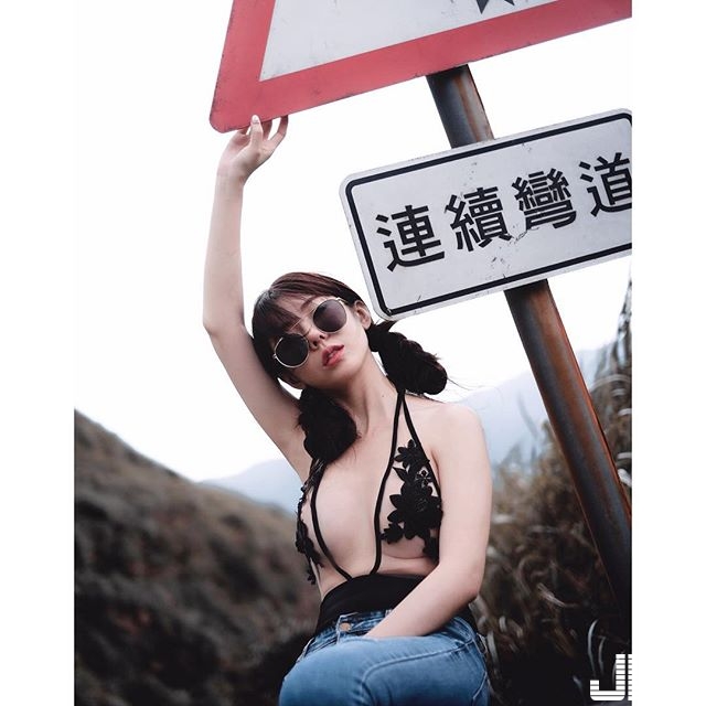 【捕鱼王】這樣太危險！妹子野外「大露出」超狂上衣＋超狂尺度，這妹子必珍藏！